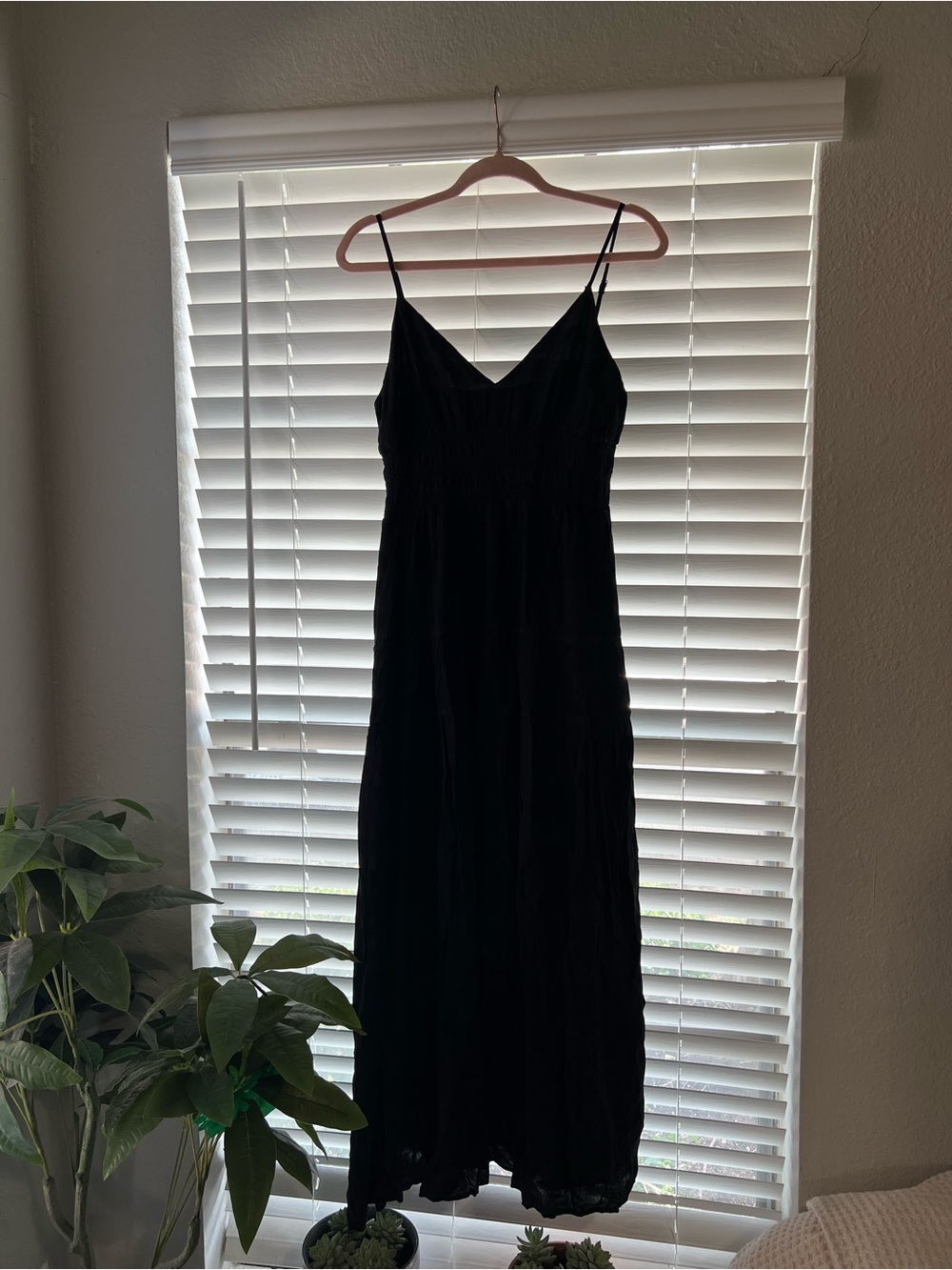 Flowy Black Maxi Dress with Spaghetti Straps Size Large